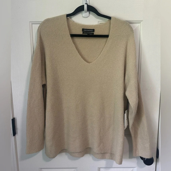 NWT Something Navy V-Neck Slouchy Pullover. Size XS. - Picture 3 of 6